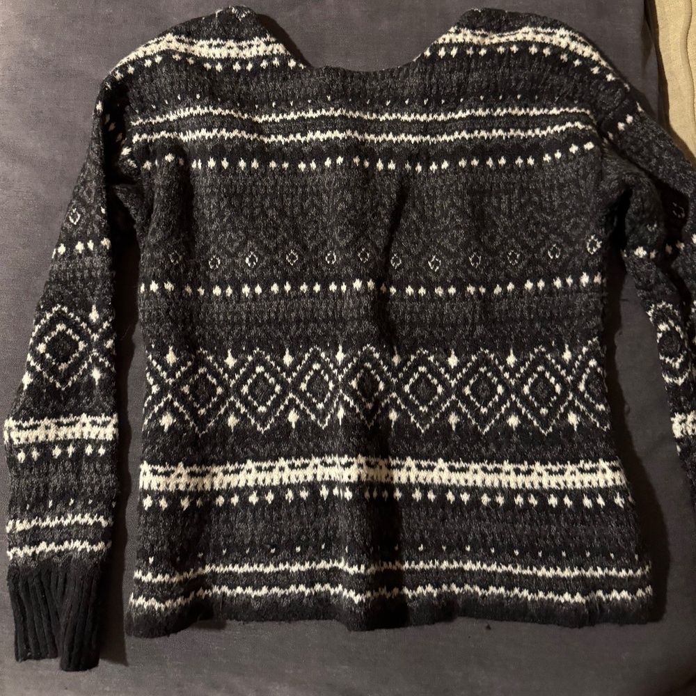 American eagle sweater